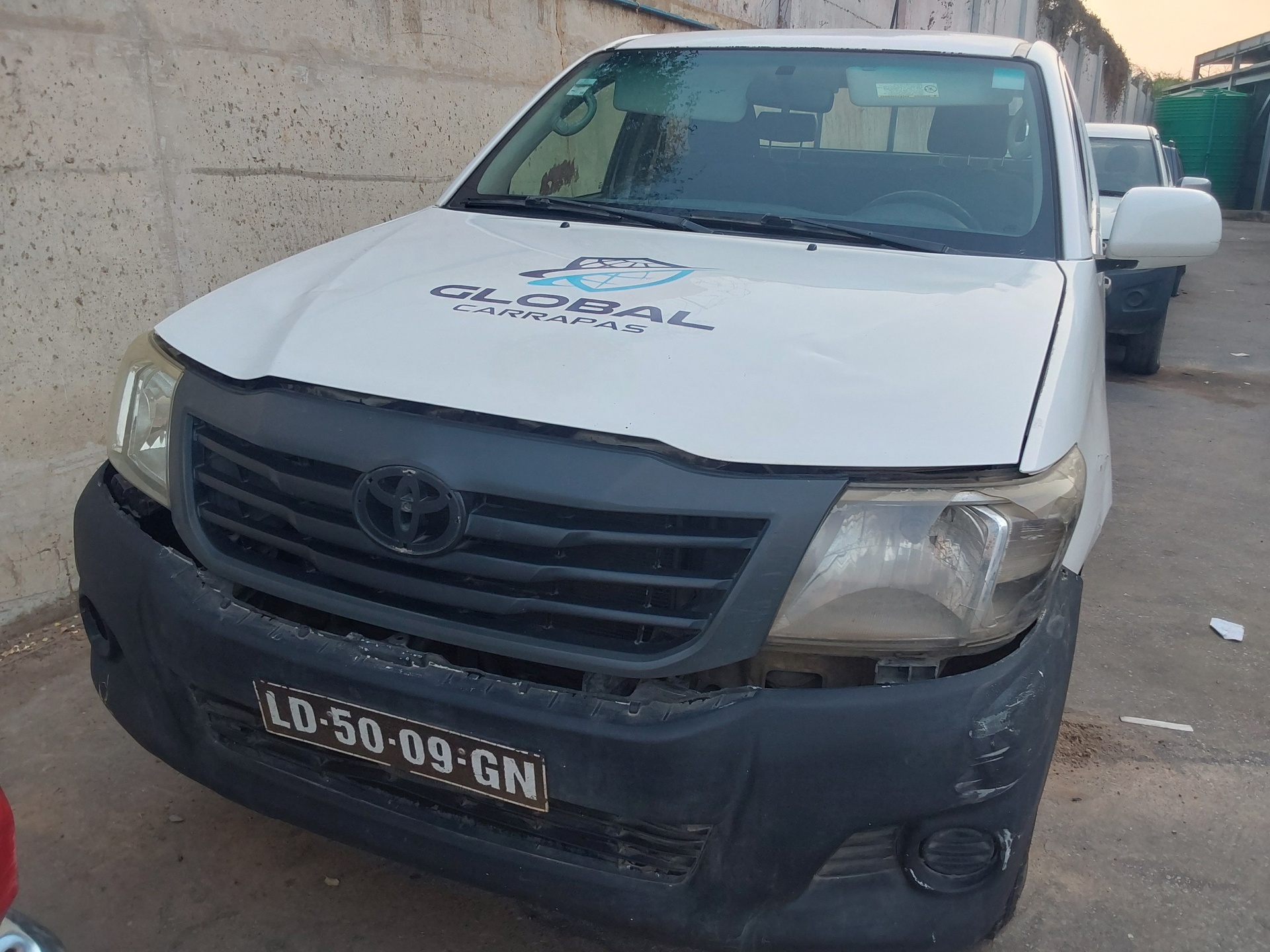 Toyota Hilux | LD-50-09-GN